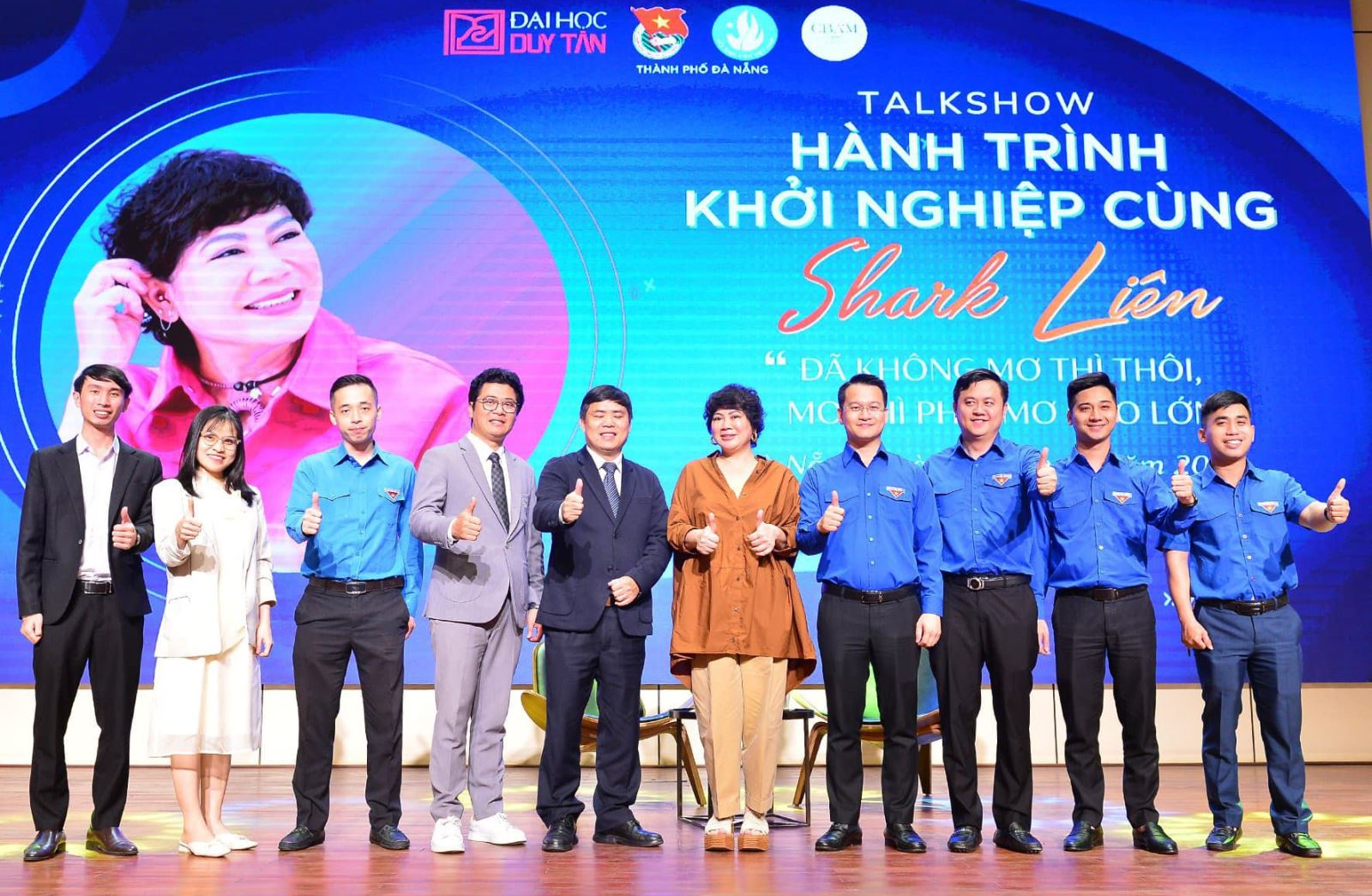 Talkshow “Hành trình Khởi nghiệp cùng Shark Liên” tại Đại học Duy Tân